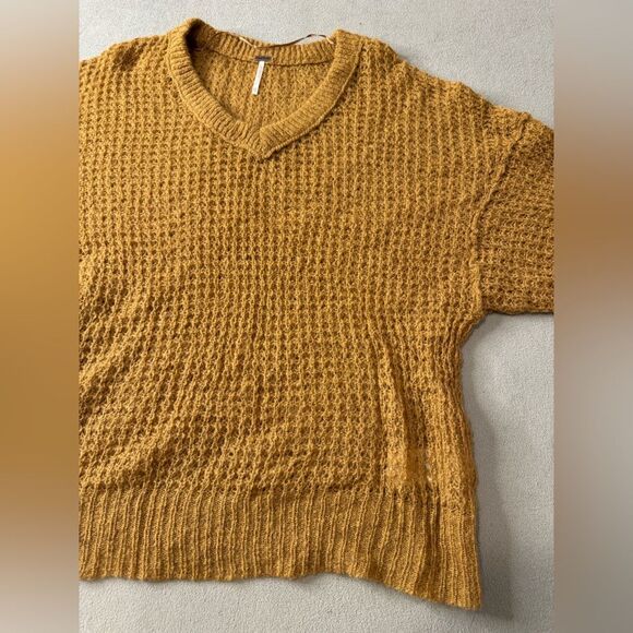 Free People Lulu Oversized V-Neck Sweater in Birchwood Brown Size XS - Picture 12 of 16